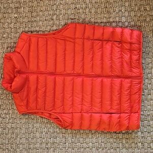 The is the perfect light bubble vest. Size M